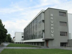 Bauhaus Design: Jak Ovlivnil Současnou Módu 4 Bauhaus Design: Jak Ovlivnil Současnou Módu